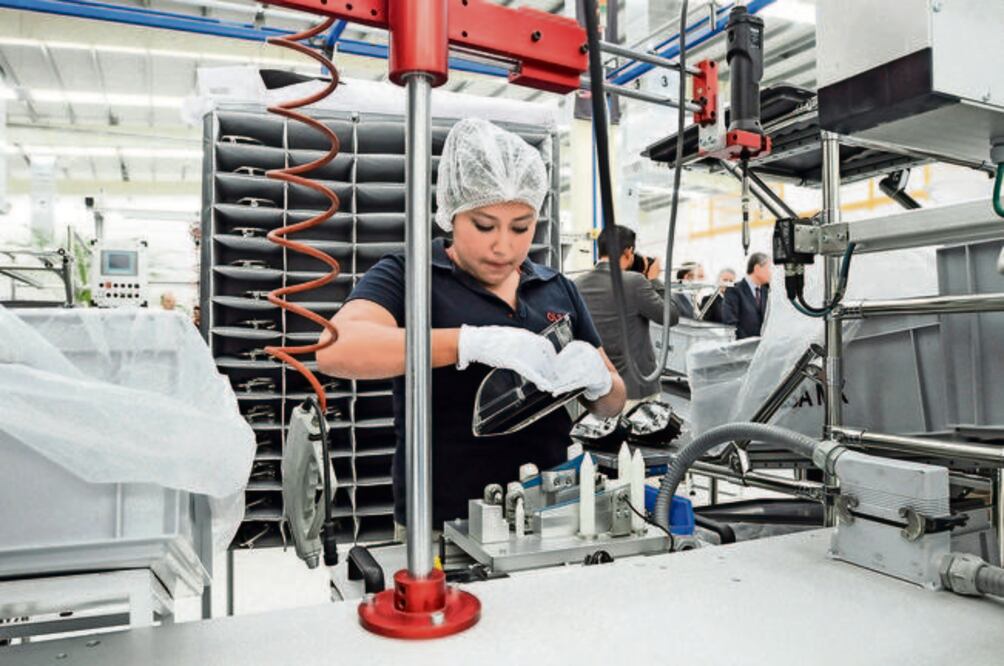 El mercado interno de la industria automotriz reportó un aumento de 800 mil a 13 millones de vehículos vendidos en todo el país (RICARDO LUGO. EL UNIVERSAL)