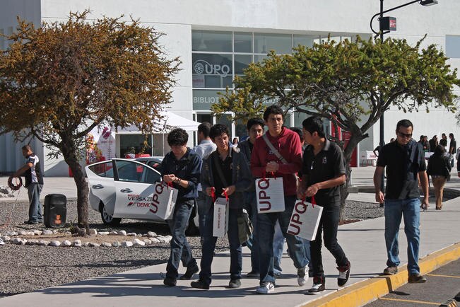 Asaltan la UPQ y un súper en El Marqués