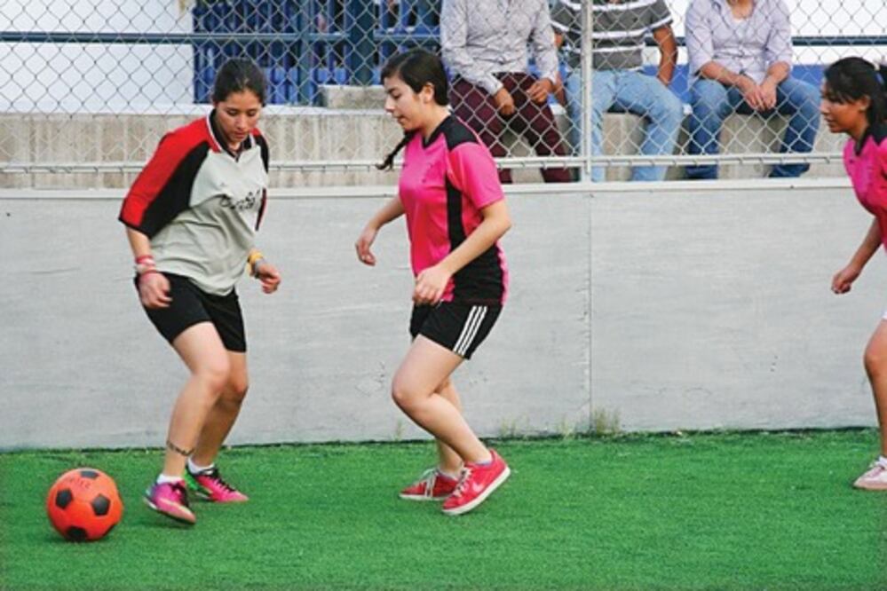 Invitan a torneo femenil de futbol 