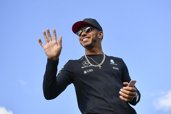 Hamilton busca rebase sobre Vettel