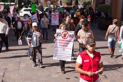 Piden comerciantes conocer autorización de parquímetros