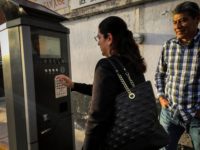 Cuidado de cantera atrasa instalación de parquímetros