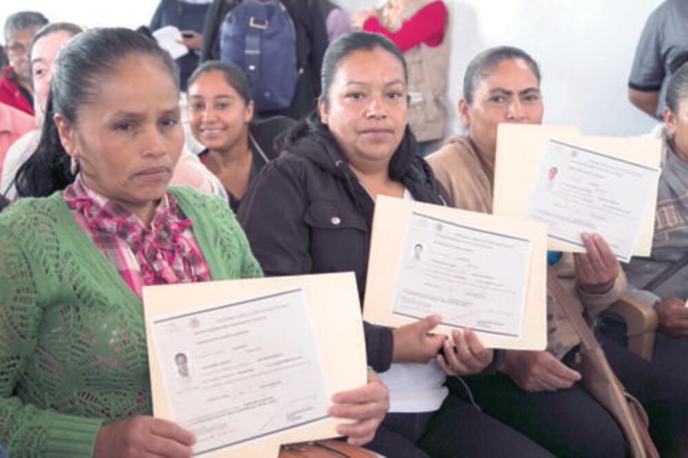 Entregan mil 400 apoyos de Prospera