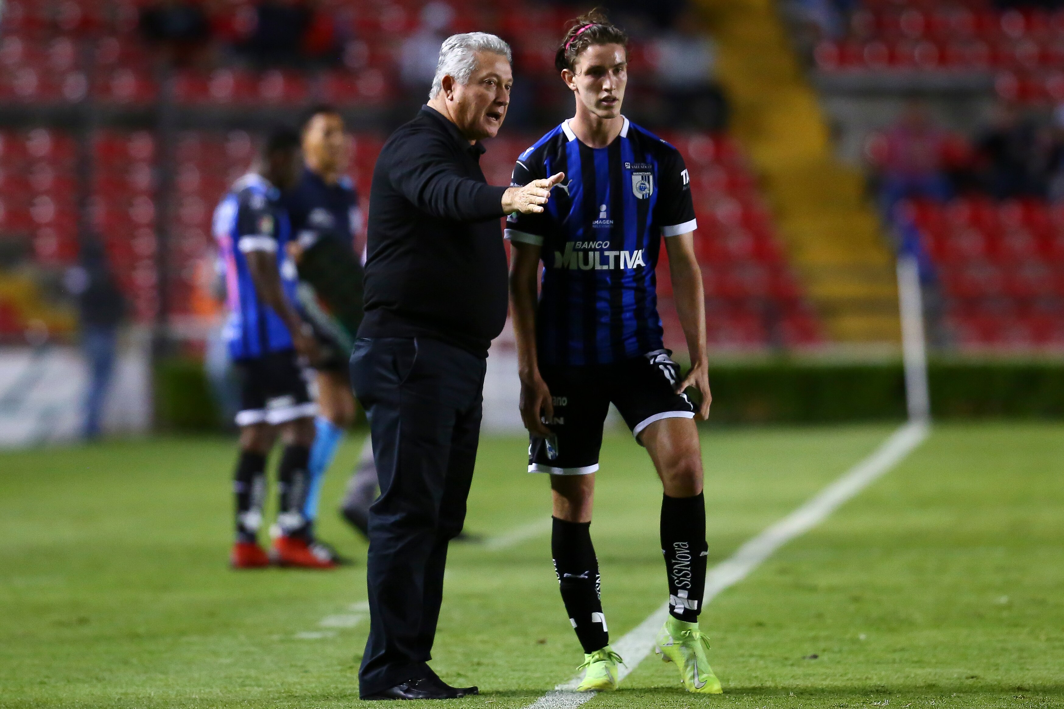 Gallos buscará aprovechar crisis regia y localía