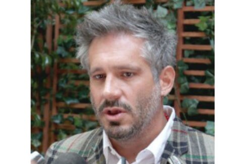 Arath desata polémica en la red