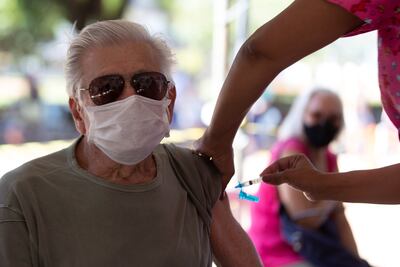 Vacunarán contra el Covid a 200 mil adultos mayores de 60 años en Querétaro