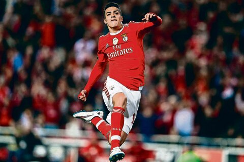 Jiménez da la victoria al Benfica