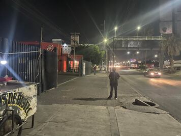 Video. Invitan en redes sociales a comprar tacos a un adulto mayor; se pone sobre 5 de Febrero