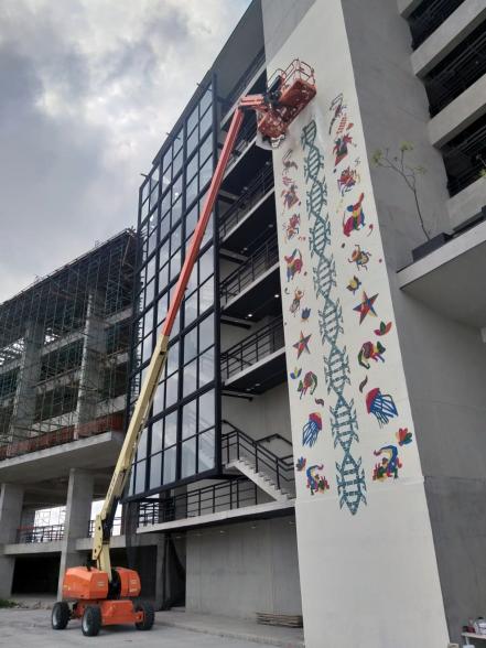 Cultura otomí embellece mural en la UNAM