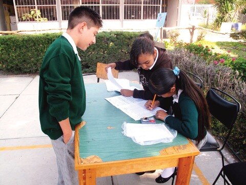 Escuelas de SJR sin aulas y equipamiento