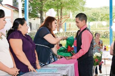 Exhortan a seguir estudios en la sierra 