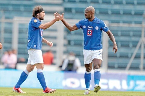 Cruz Azul y Pavone se reivindican