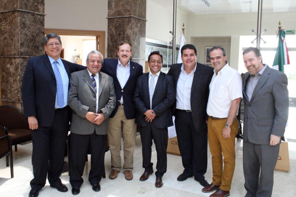 compañado por autoridades municipales y legisladores, el secretario de Educación instaló la Red de Vinculación y Formación Educativa de Querétaro (ESPECIAL)