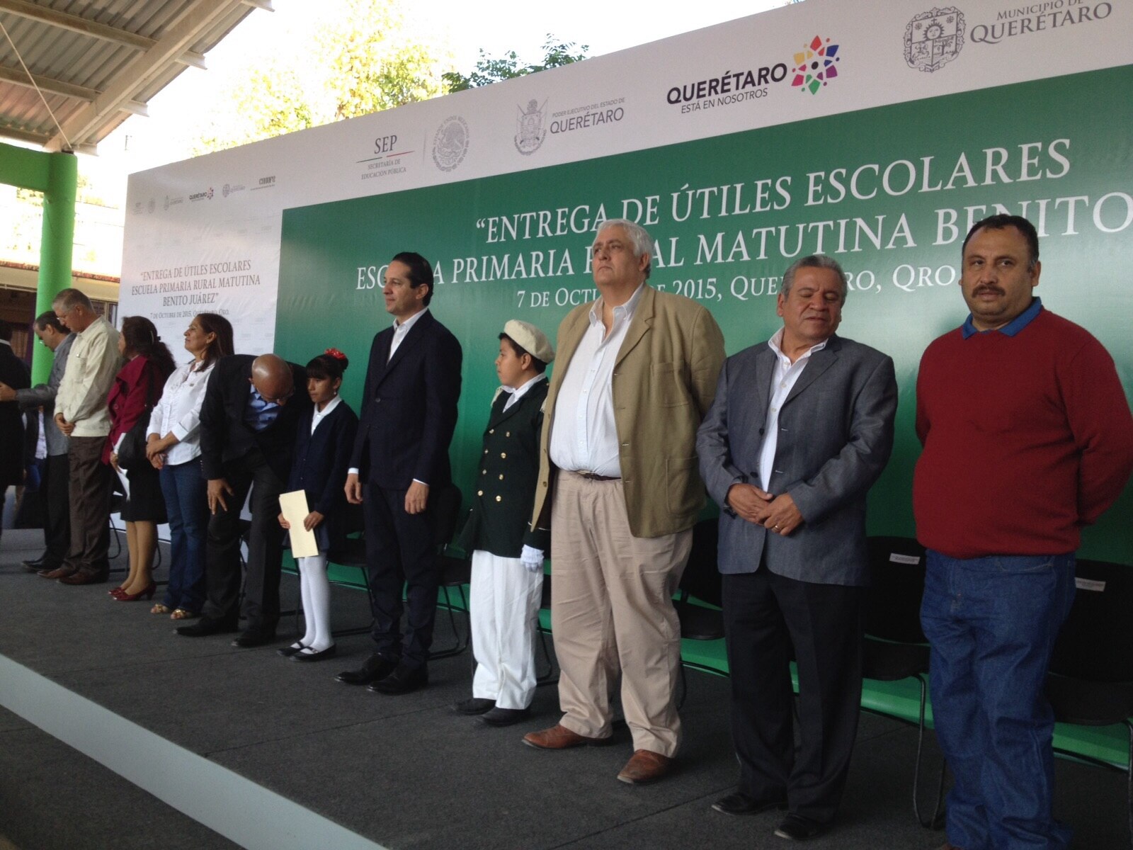 Entrega FDS útiles escolar en SRJ