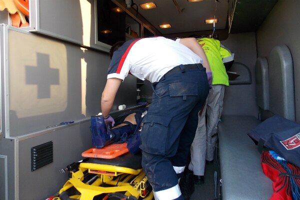 Atrapa tren a vigilante