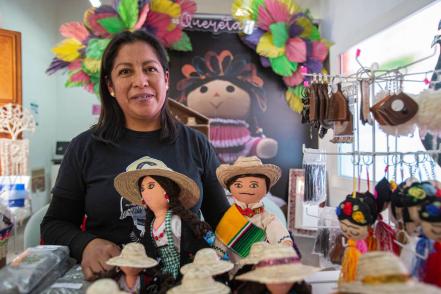 Micaela, la muñeca queretana de la identidad humilpense 