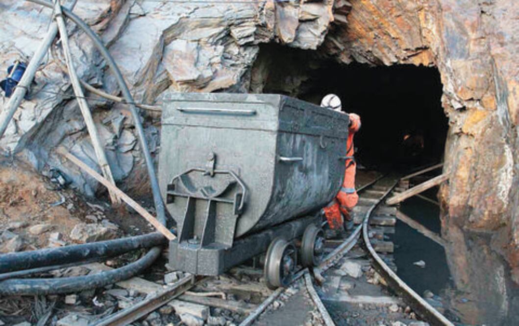 Ayudan dólar y energéticos a la minería