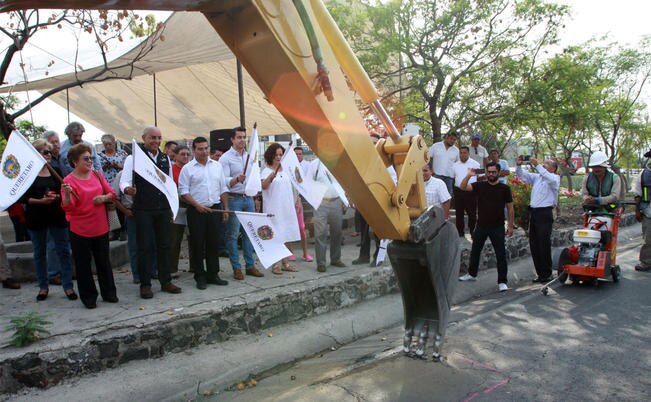 Las labores comenzaron en la Avenida del Parque, entre las calles Terranova 1 y Terranova IV. (ESPECIAL)