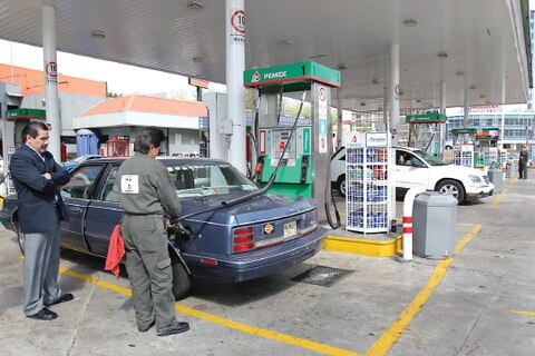 Plantean apertura gradual a gasolineras