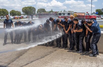 Celebran 74 años del Heroico Cuerpo de Bomberos
