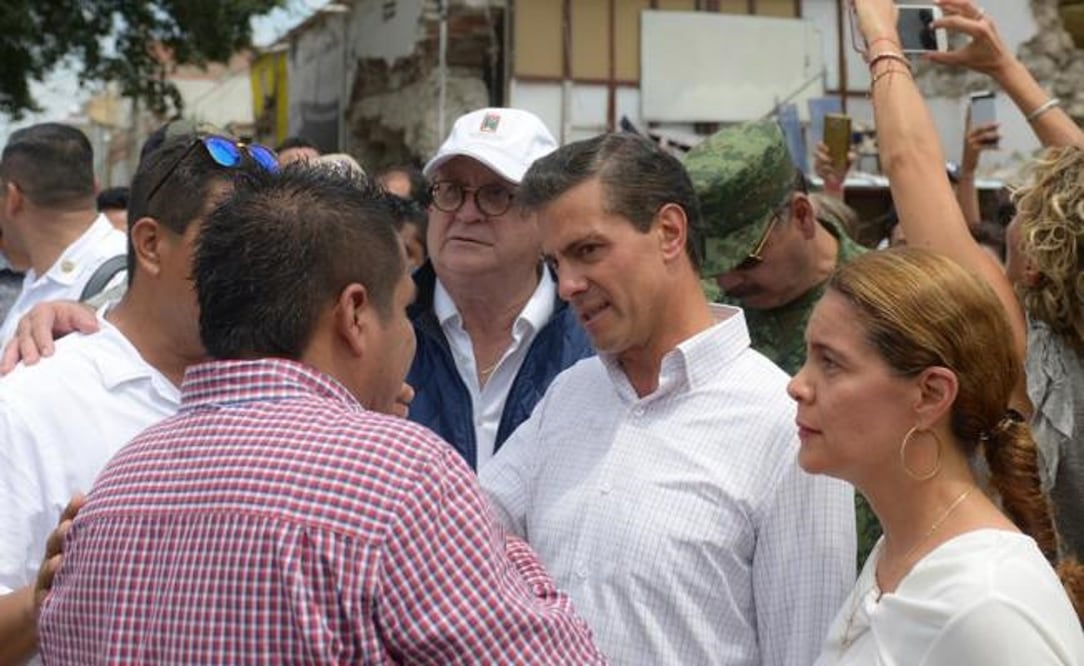 El Presidente durante su recorrido de ayer en Jojutla, Morelos. /Archivo - EL UNIVERSAL