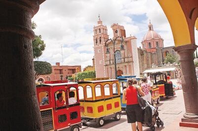 Destaca gobernador avances en turismo