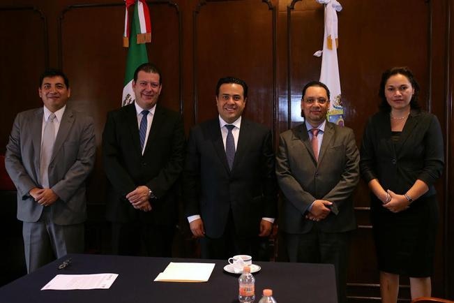 Capacitarán a choferes de transporte público