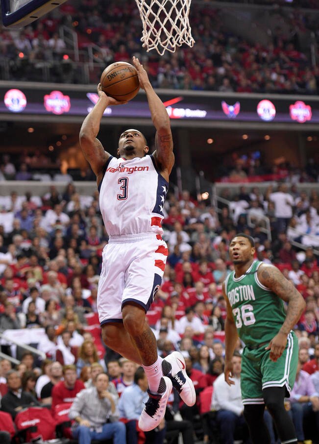 Wizards gana terreno y empareja la serie