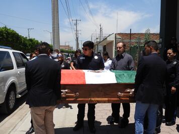 Despiden a jefe policíaco abatido en Apaseo el Grande