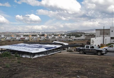 Vientos causan destrozos