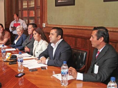 Crean Parlamento ciudadano 