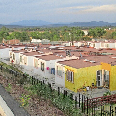 Bajan plazo para pagar su casa