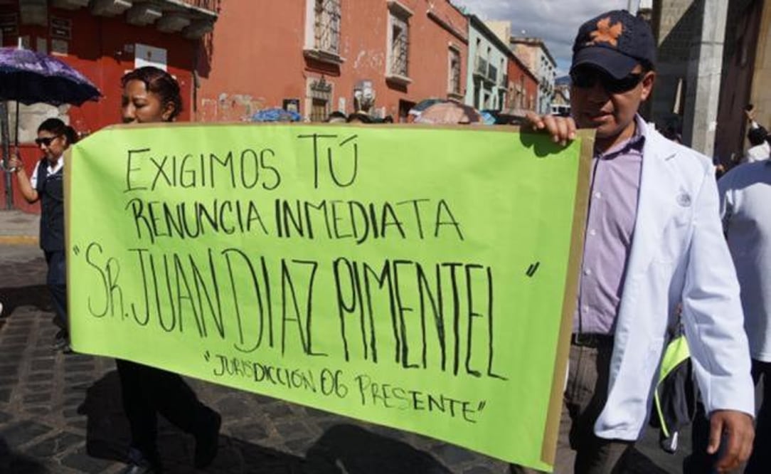 Las protestas de trabajadores de la Salud en Oaxaca se desataron luego de que se retuvieron pagos. Foto: Edwin Hernández/EL UNIVERSAL