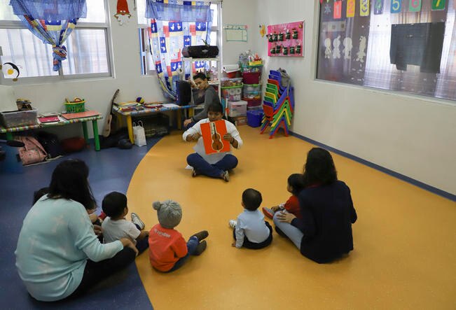 Imparte la UAQ clases de música a niños