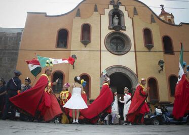 Danzas prehispánicas, engalanan San Juan