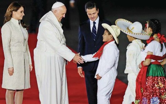 Llega Papa Francisco a México