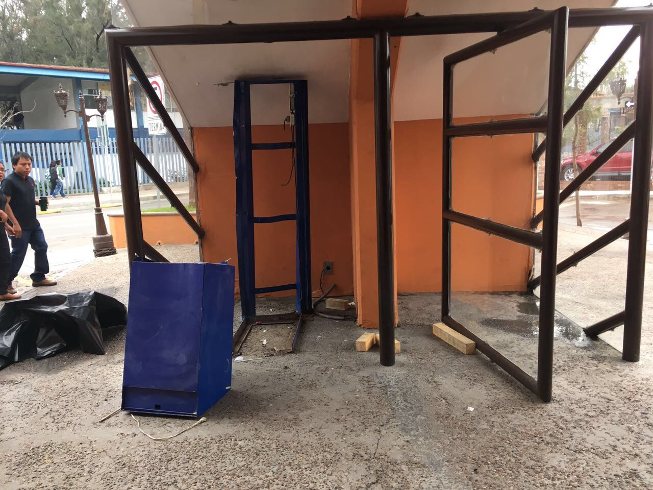 Roban cajero en Avenida Hidalgo