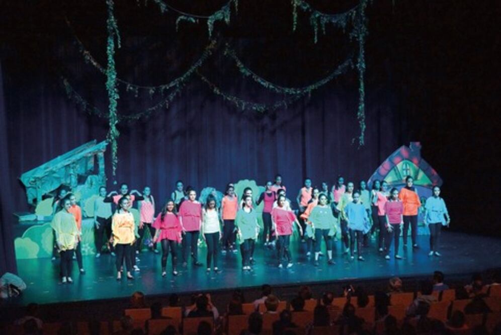 Festival dedicado a los abuelitos 