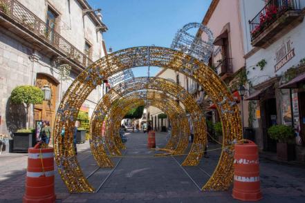 Ya "ponen chulo" el Centro Histórico de Querétaro para la época navideña 