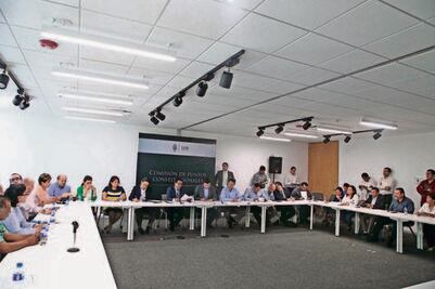 Aprueban reformas a Constitución 