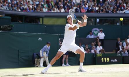 Federer sale a concluir la hazaña