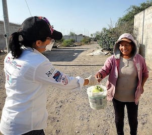 En la cuarentena, diputados panistas reparten despensas y paquetes de sanitización