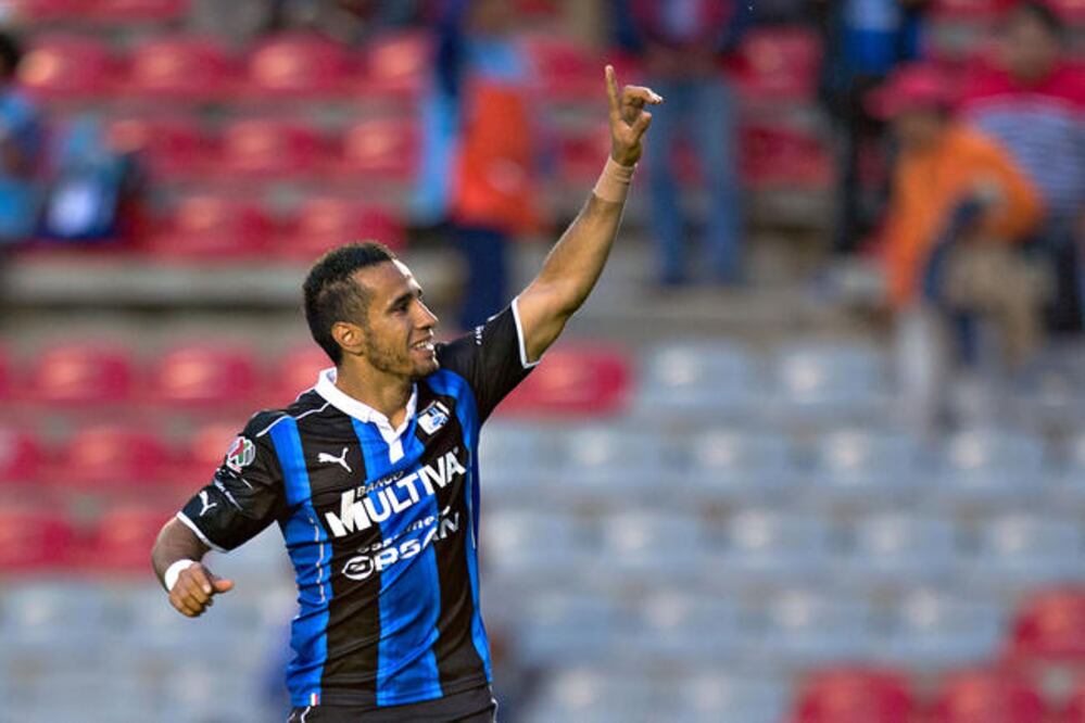 Camilo Sanvezzo tendrá la responsabilidad de la ofensiva emplumada tras la “epidemia” de lesiones en Gallos Blancos. (FOTO: SERGIO MEJÍA. IMAGO 7)