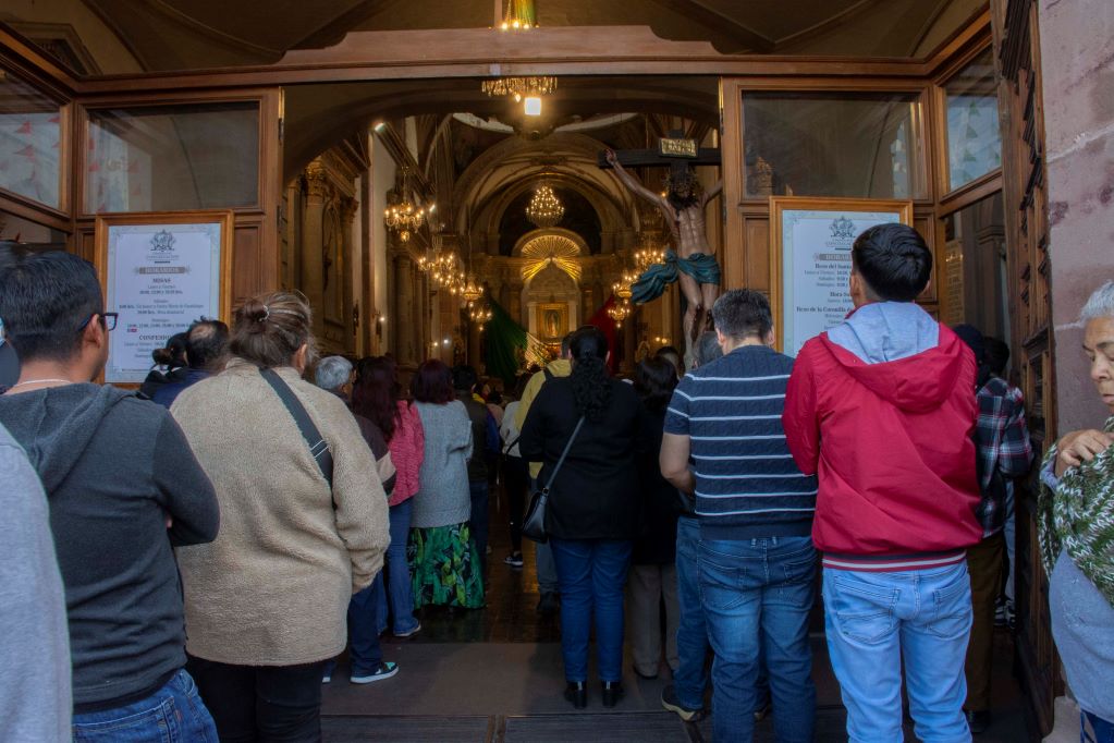 Feligreses se dieron cita en el Templo de La Congregación para la celebración de la Virgen de Guadalupe. FOTO: MITZI OLVERA