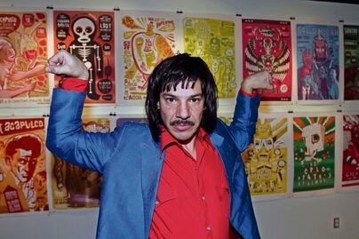 Su majestad Silverio pregunta si "Hay alguien ahí?" 