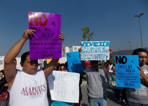 Se manifiestan para exigir abasto de agua