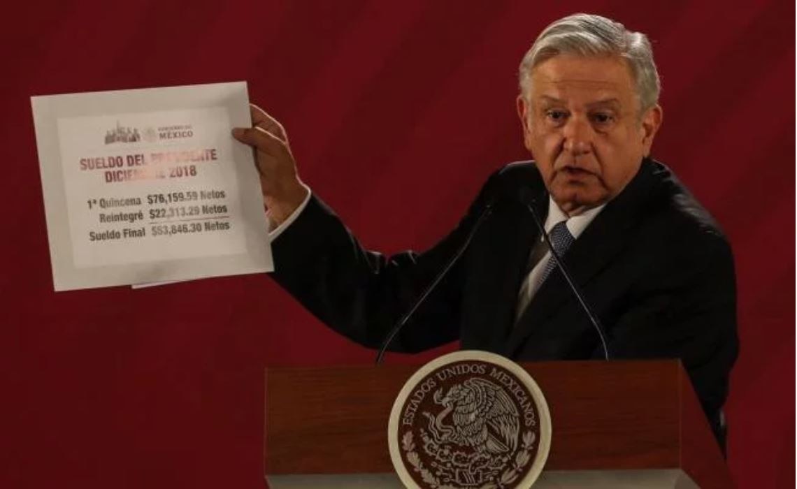 AMLO critica al INE por alto presupuesto
