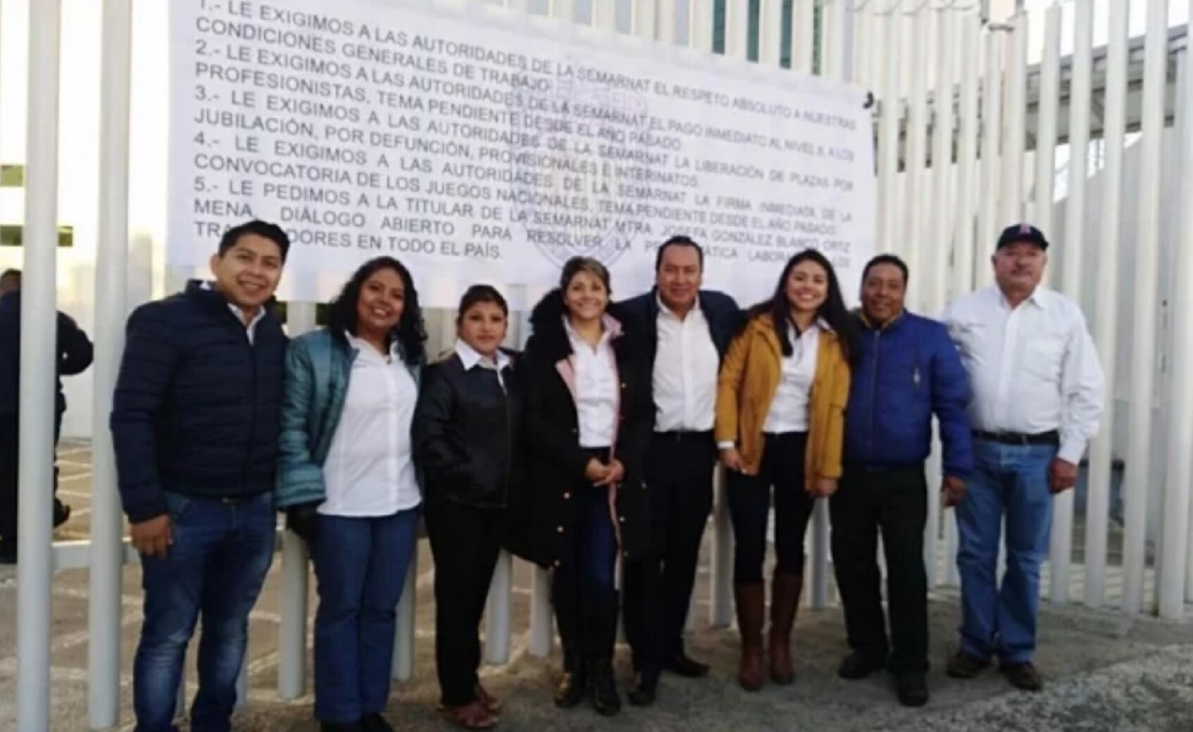 Trabajadores de Semarnat llaman a paro por despidos