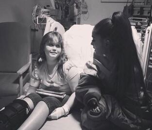 #OneLoveManchester Fans agradecen visita de Ariana Grande