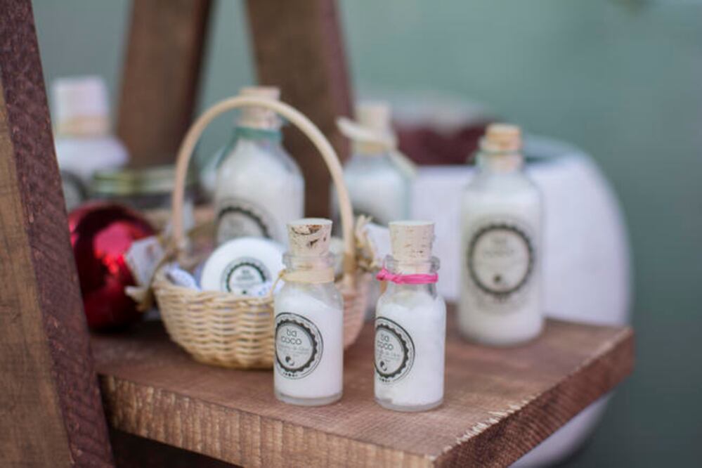 Actualmente, los productos de Gabriela se venden en varios destinos turísticos del país, incluyendo su natal Acapulco, Los Cabos, Baja California Sur, Ensenada y en varios puntos de Querétaro. (MARIO VALDÉS. EL UNIVERSAL)